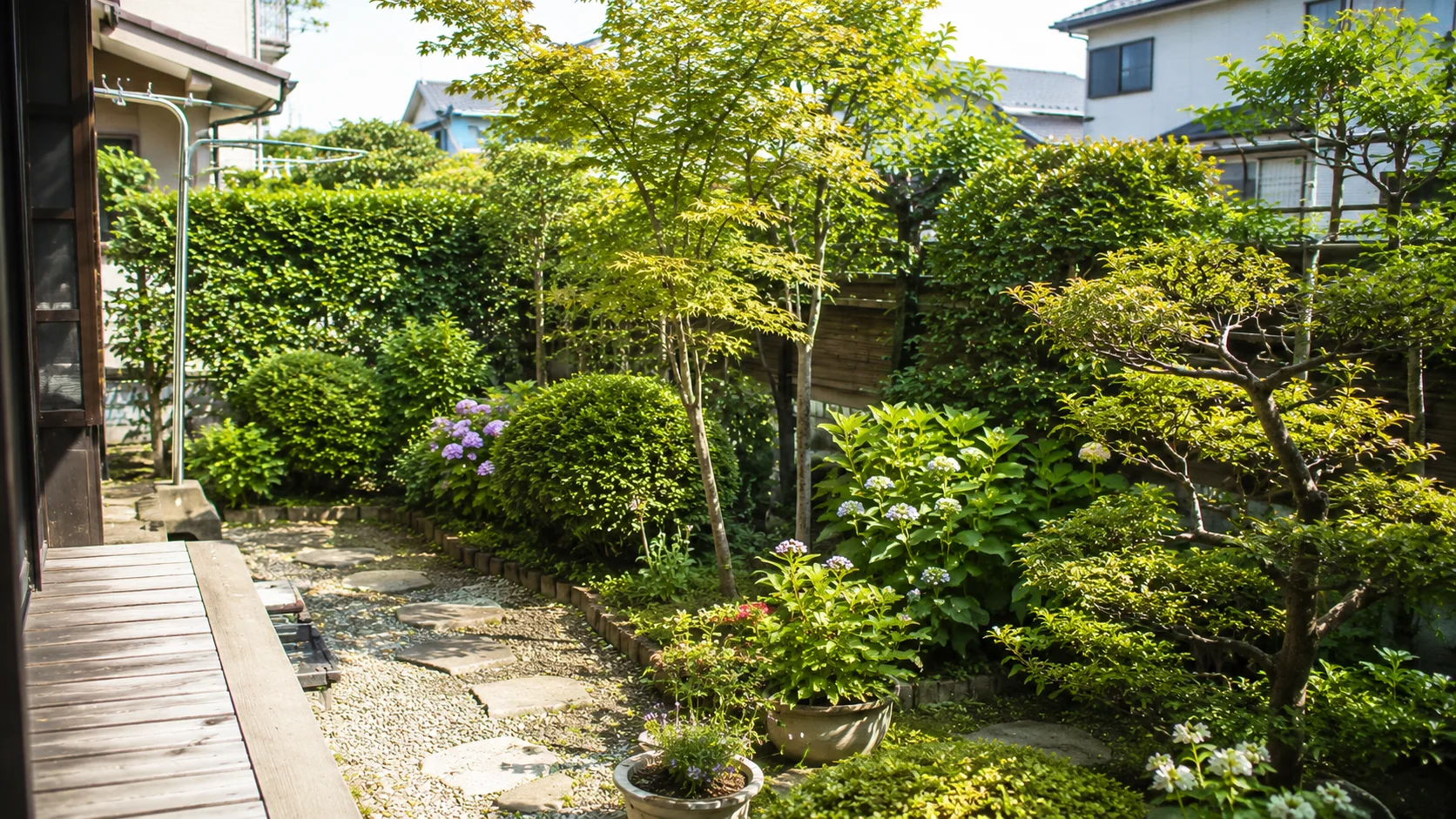 これまで手がけてきたお庭。紫陽花の咲く、しずかな住宅の和風庭。